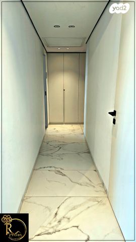 דירת גן, העירית, צמח השדה, מעלה אדומים