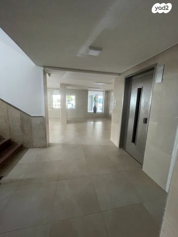 דירה, הנשיא הראשון, א' / צפון מזרח העיר, רחובות