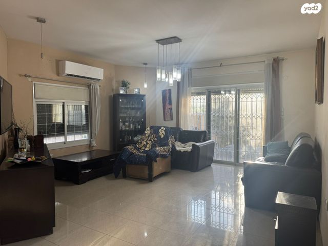 בית פרטי/ קוטג', גוש חלב, אפק, קרית ביאליק