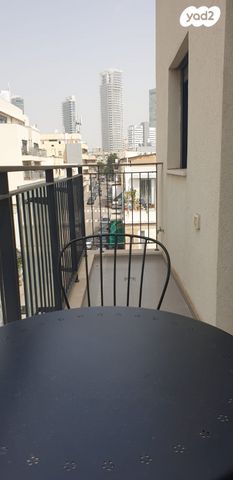 דירה, נחלת בנימין, פלורנטין, תל אביב יפו