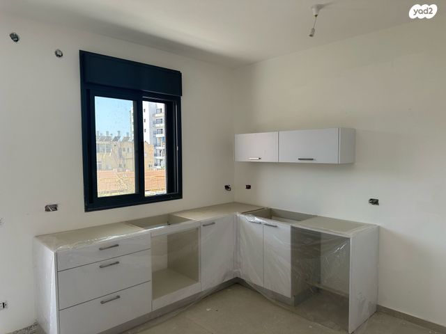 דירה, דניאל, ניצנה, בת ים