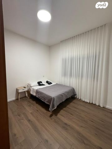 סאבלט, ז'בוטינסקי 8, הצפון הישן - צפון, תל אביב יפו