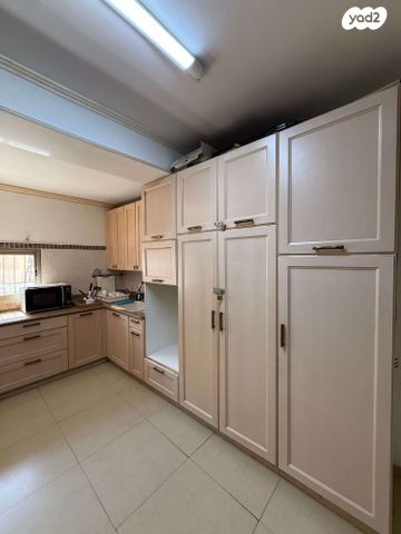 גג/ פנטהאוז, היהודי זיס 21, קרית שלום, תל אביב יפו