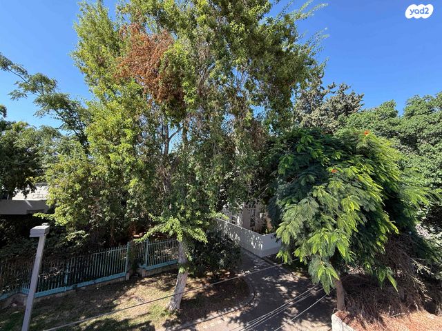 גג/ פנטהאוז, היהודי זיס 21, קרית שלום, תל אביב יפו