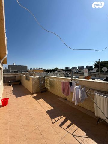 גג/ פנטהאוז, היהודי זיס 21, קרית שלום, תל אביב יפו