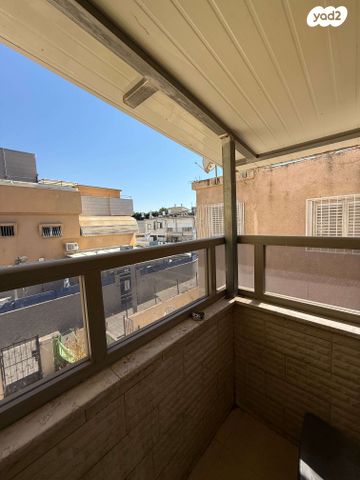 גג/ פנטהאוז, היהודי זיס 21, קרית שלום, תל אביב יפו