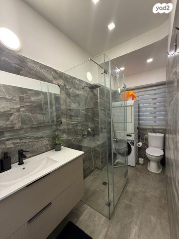 סאבלט, ז'בוטינסקי 8, הצפון הישן - צפון, תל אביב יפו