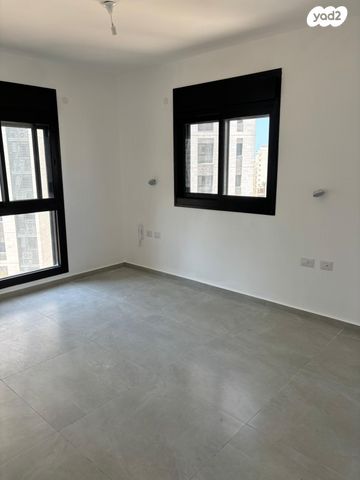 דירה, אמנון ליפקין שחק, נוף הטיילת, נתניה