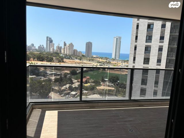 דירה, אמנון ליפקין שחק, נוף הטיילת, נתניה