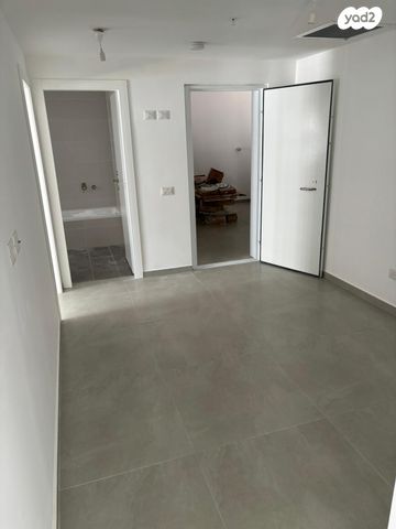 דירה, אמנון ליפקין שחק, נוף הטיילת, נתניה