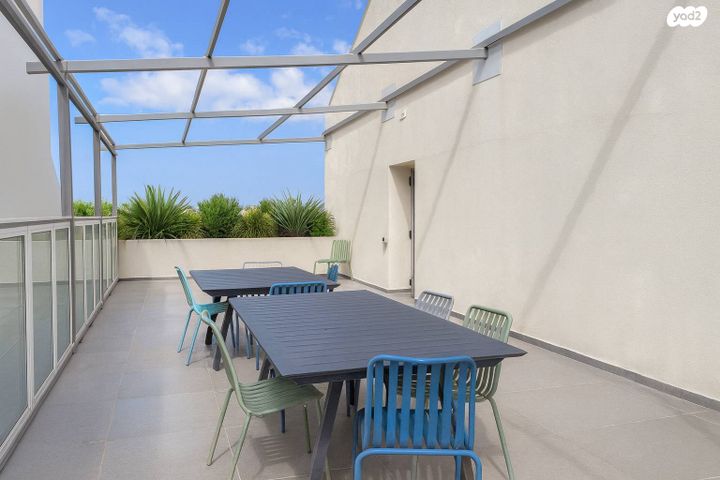 משרדים, קיסריה