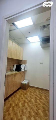 בניין משרדים, יצחק בן צבי 10, מרכז אזרחי, באר שבע