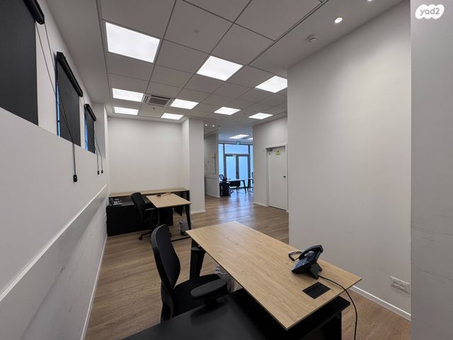 משרדים, קיסריה