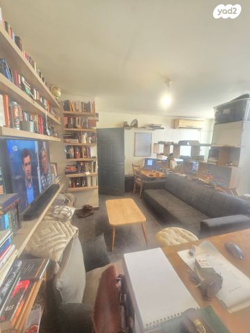 משרדים, יצחק שדה, מונטיפיורי, הרכבת, תל אביב יפו