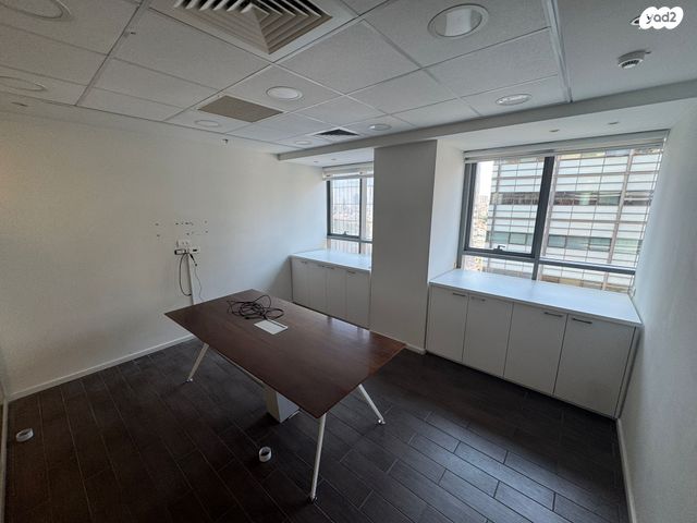 משרדים, בורסה, רמת גן