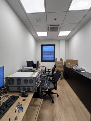 משרדים, קיסריה