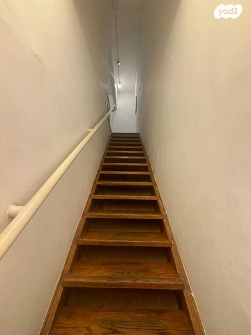 חנויות/ שטח מסחרי, גורדון 35, הצפון הישן - דרום, תל אביב יפו