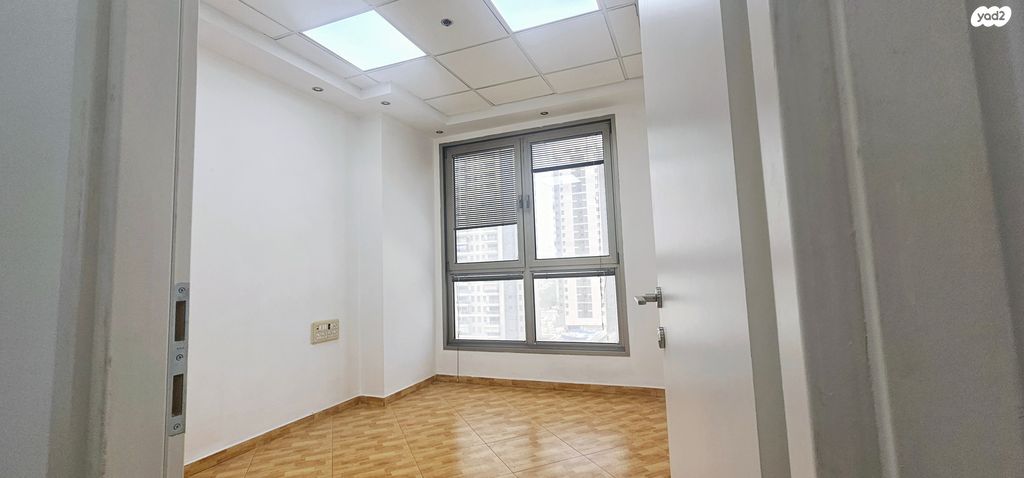 בניין משרדים, יצחק בן צבי 10, מרכז אזרחי, באר שבע