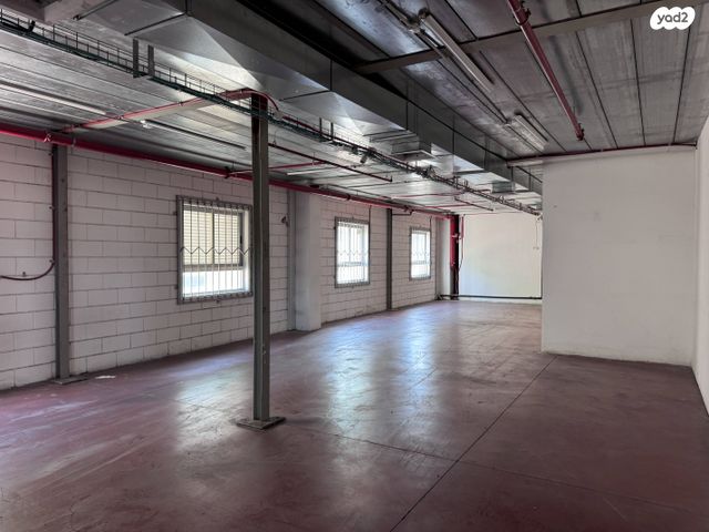 מבני תעשיה, פארק תעשיות עמק חפר