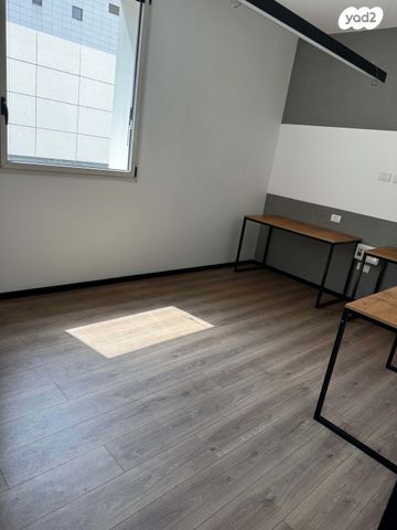 משרדים, דם המכבים, שאר העיר, מודיעין מכבים רעות