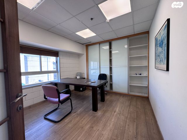 מבני תעשיה, פארק תעשיות עמק חפר