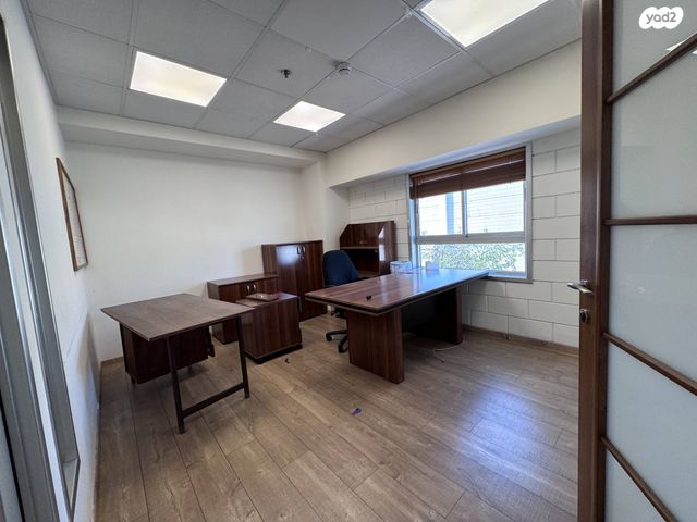 מבני תעשיה, פארק תעשיות עמק חפר