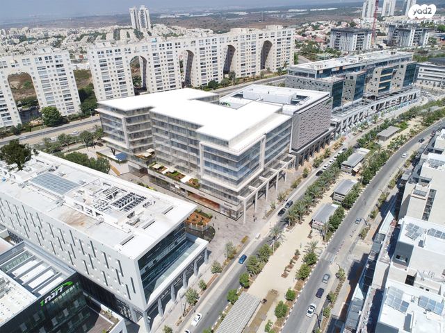 חנויות/ שטח מסחרי, דם המכבים 34, שאר העיר, מודיעין מכבים רעות