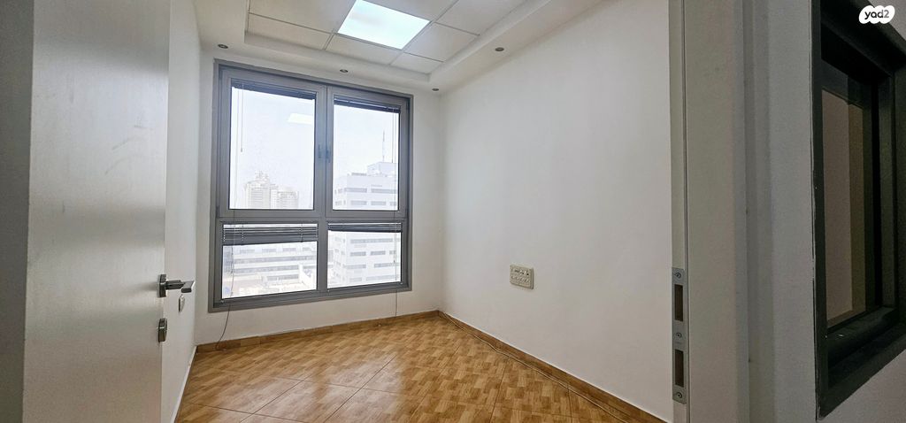 בניין משרדים, יצחק בן צבי 10, מרכז אזרחי, באר שבע