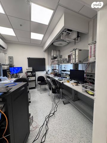 משרדים, קיסריה