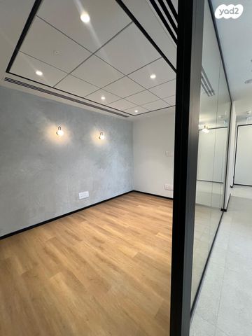 משרדים, לוחמי האש 1, צומת סביון, קרית אונו