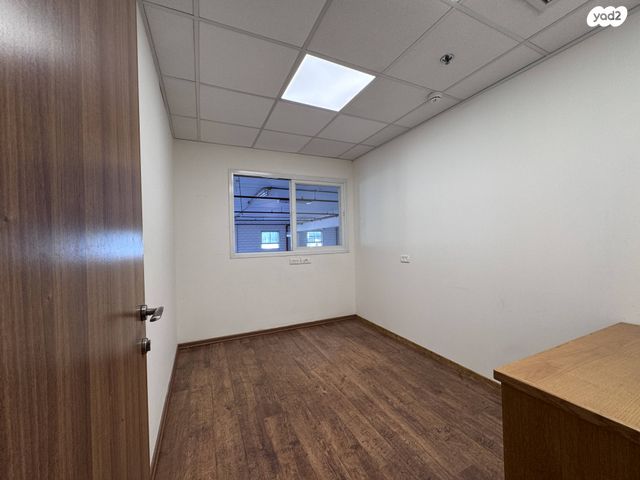 מבני תעשיה, פארק תעשיות עמק חפר