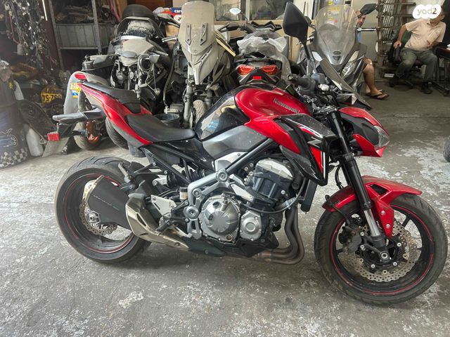 מודעת רכב קאוואסאקי Z900