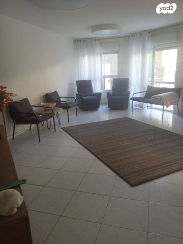 דירת גן, הרצל 141, עין שרה, נהריה