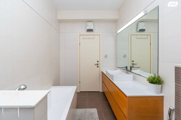 בית פרטי/ קוטג', חורשת טל 19, הפארק, חדרה