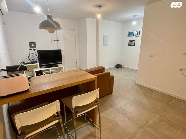 מרתף/ פרטר, נורית 20, מתחם 19 - 20 (מתחם הפרחים), הוד השרון