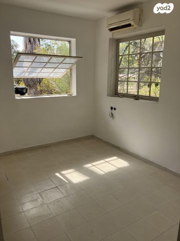 בית פרטי/ קוטג', איתמר בן אב"י 9, כפר אהרון הישנה, נס ציונה