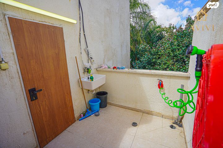 גג/ פנטהאוז, הדרים 28, שאר העיר, כפר יונה