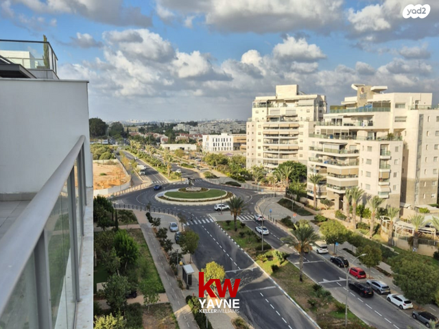 דופלקס, שדרות הרצל 6, נאות שמיר, יבנה