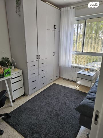 דו משפחתי, הר כתרון, הר כתרון, צור הדסה