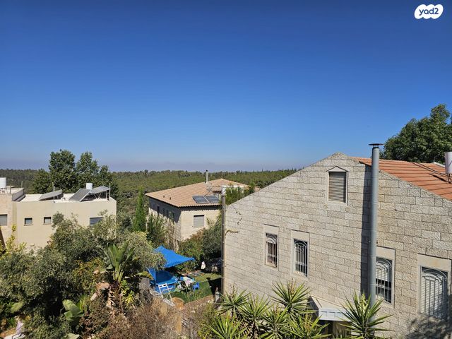 דו משפחתי, הר כתרון, הר כתרון, צור הדסה