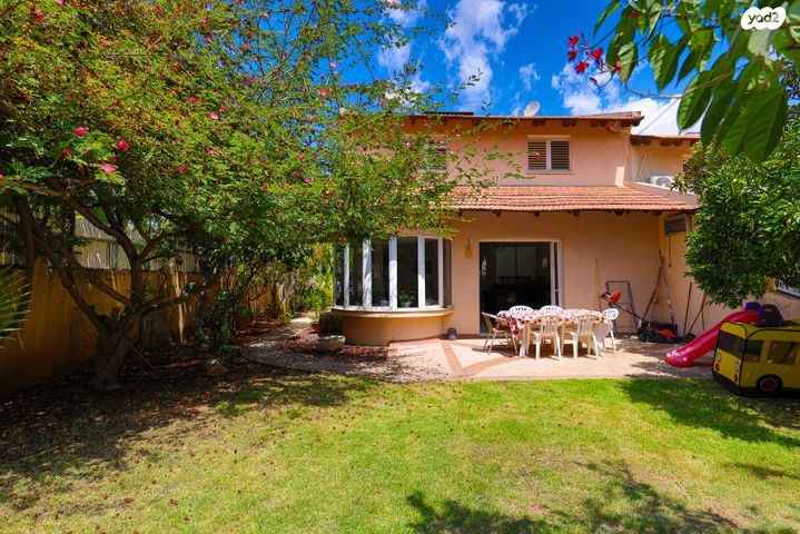 דבורה הנביאה 8