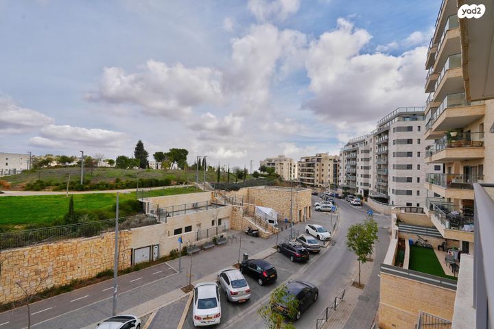 פרופ' יום טוב עסיס 