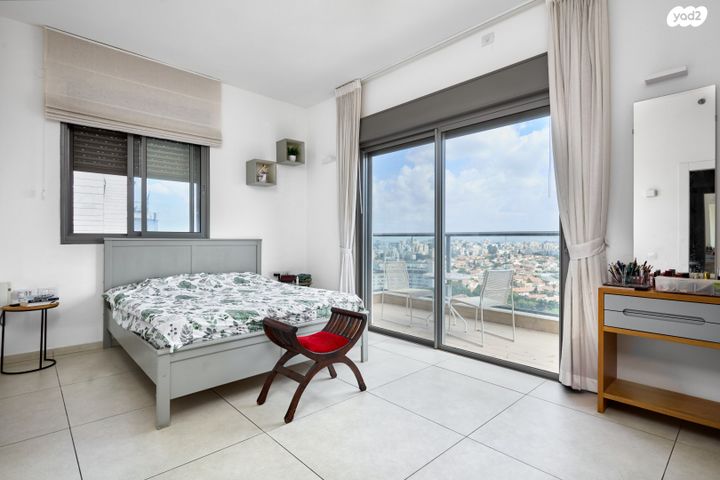 גג/ פנטהאוז, שמשון זליג, האירוס, ראשון לציון