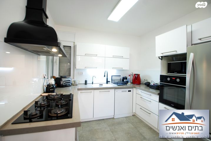 דירת גן, שדרות בגין, נוף הדר, כפר יונה