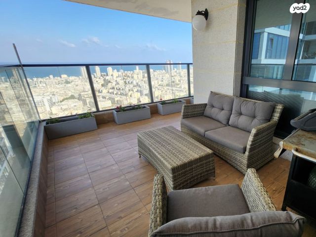 דירה, הרב ניסנבאום 37, אזור תעשיה, בת ים