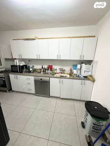 דירה, בנימין, ג' / מרכז מזרח העיר, רחובות