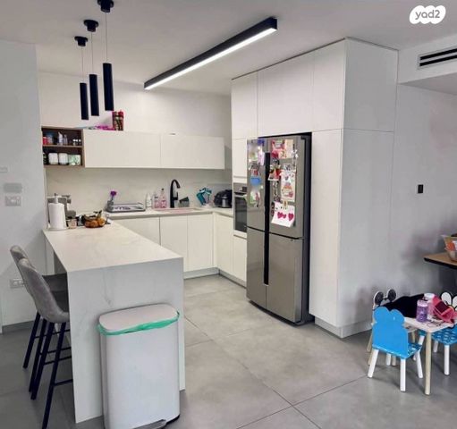 דירה, משה דיין, בן גוריון, חולון