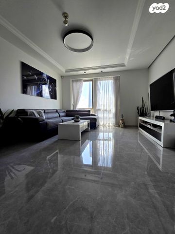 דירה, דרך מנחם בגין 3, בורסה, רמת גן