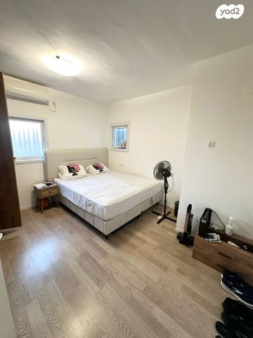 דירה, בנימין, ג' / מרכז מזרח העיר, רחובות