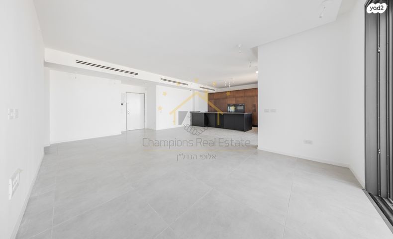 דירה, אמנון ליפקין שחק, נוף הטיילת, נתניה